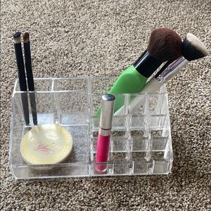 Make up organizer